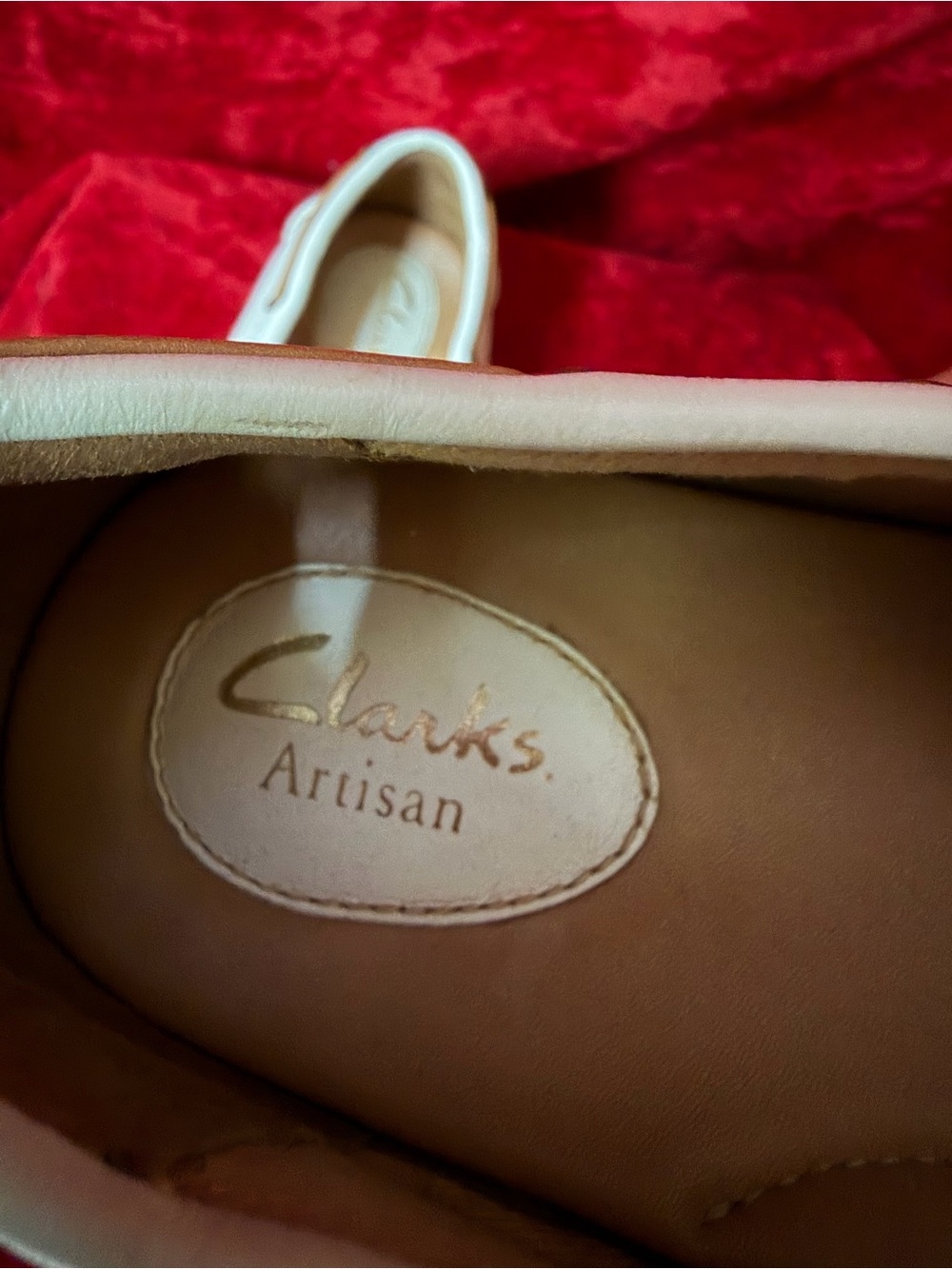 Vtg Clarks Artisan Women’s White Leather Driving Mocs Loafers Tan Trim Sz 9.5 - Picture 3 of 6